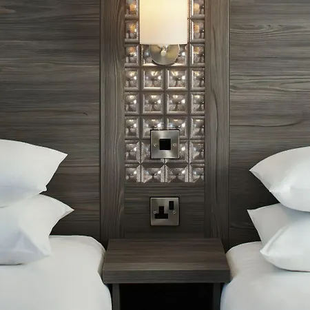 Leonardo Hotel