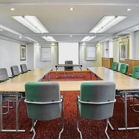 Leonardo Hotel 4*