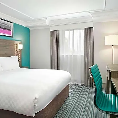 Hotel Leonardo