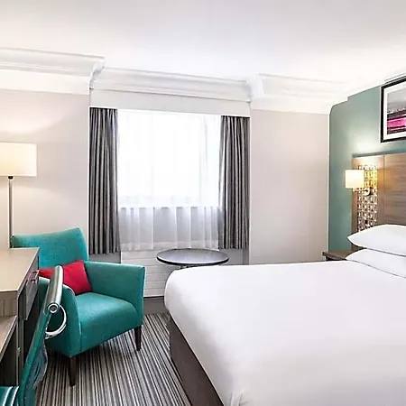 Hotel Leonardo