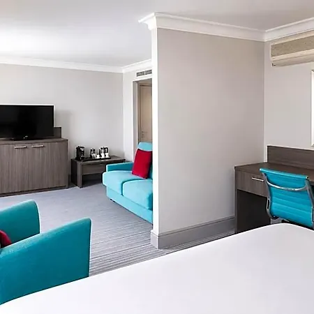 Leonardo Hotel 4*