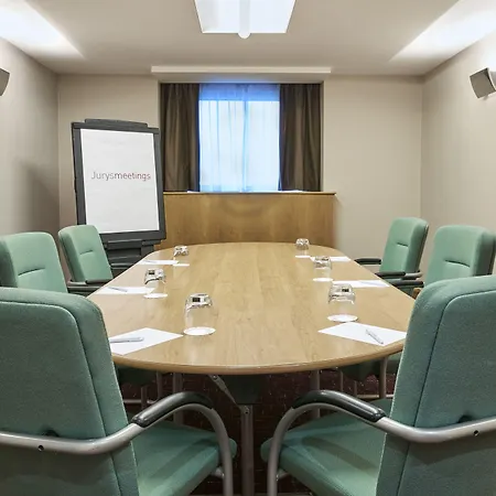 Leonardo 4* Мидлсбро